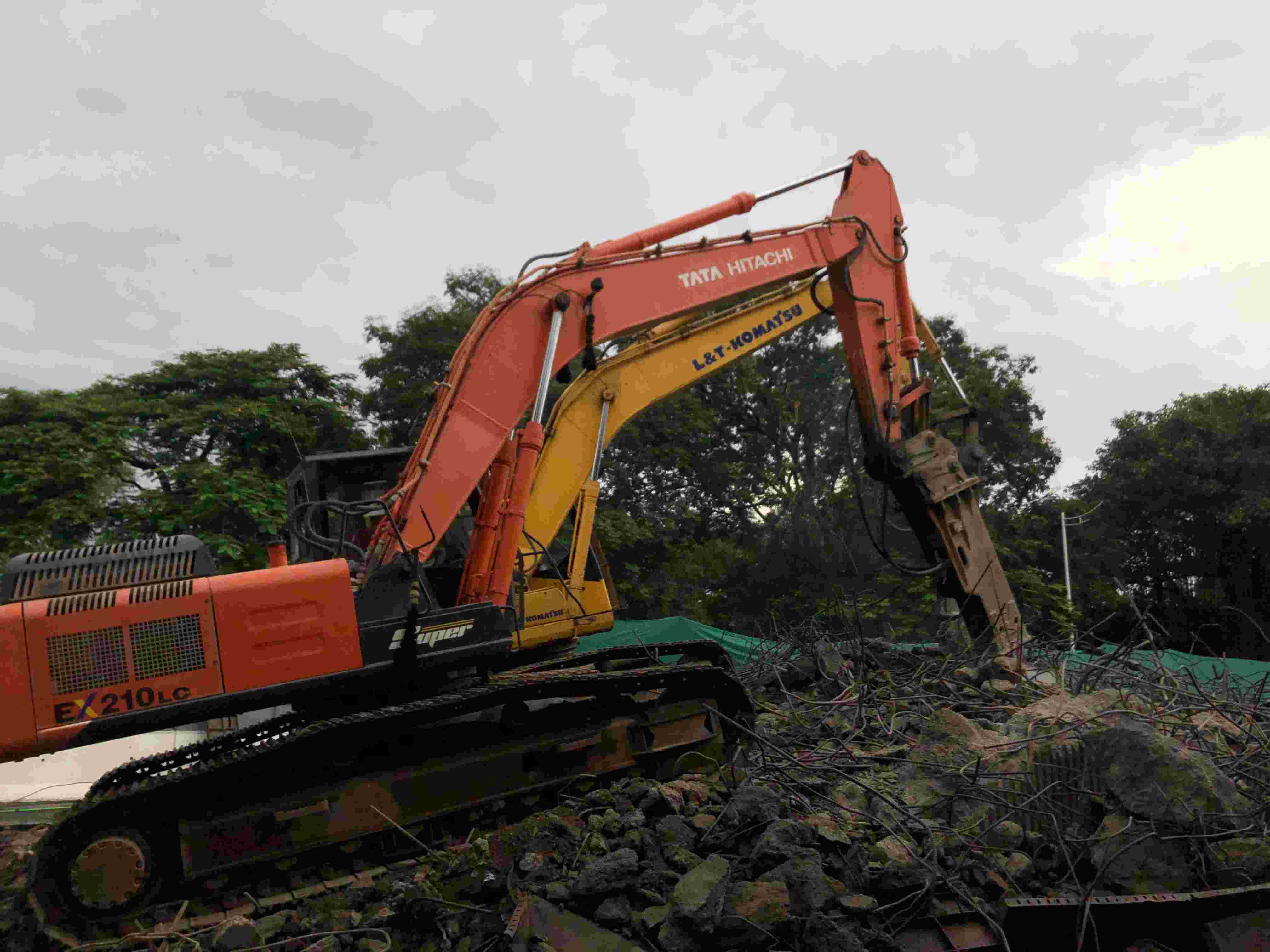 CONCRETE BREAKING